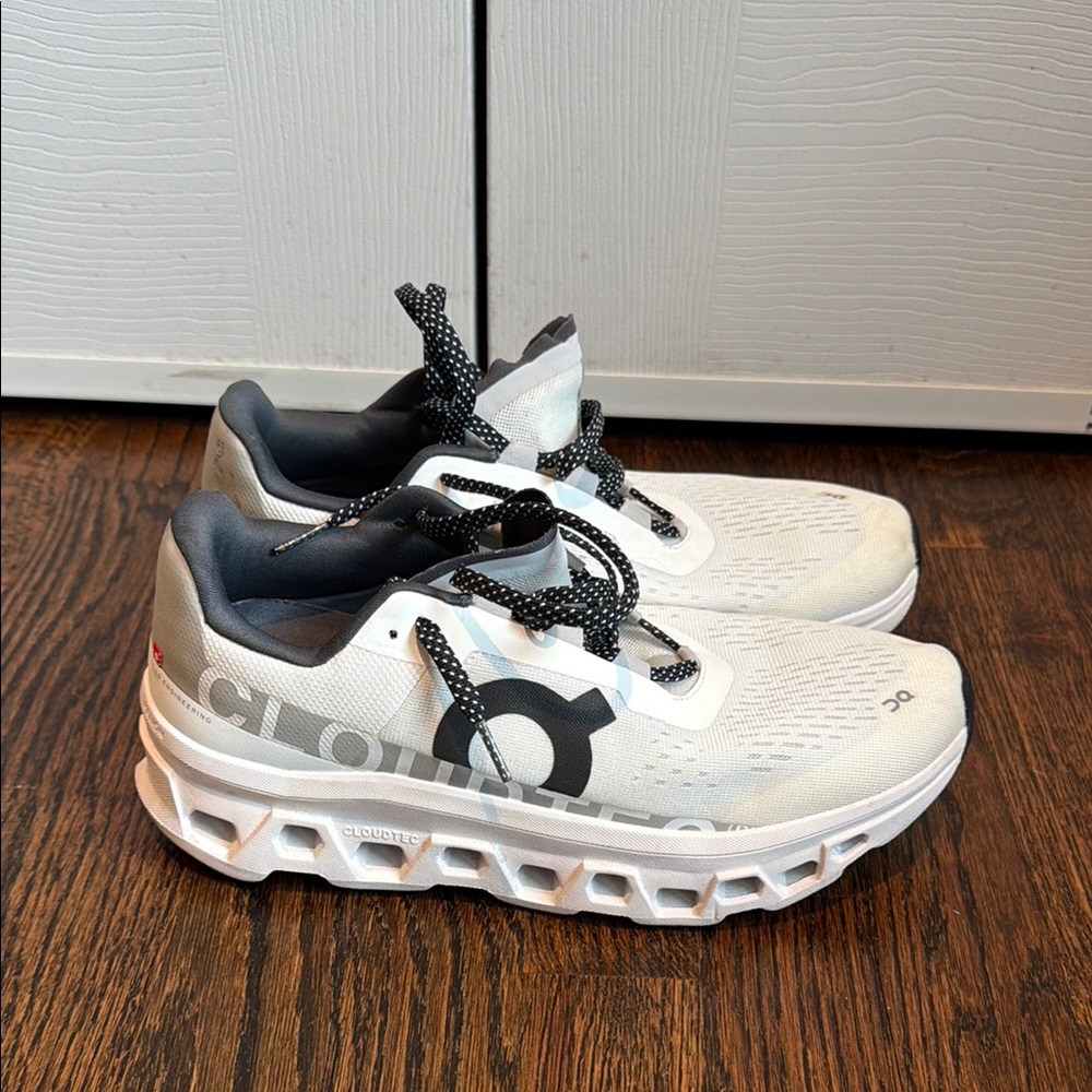 Women’s Running Shoes